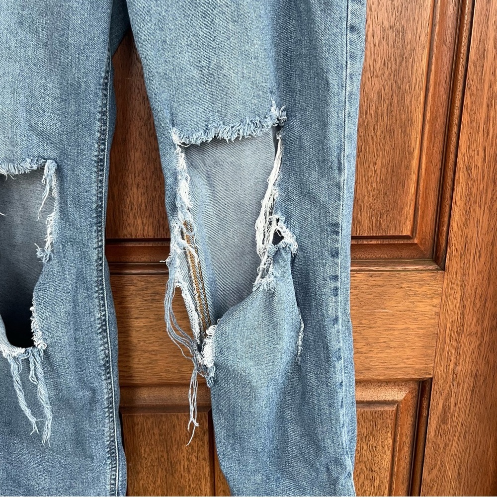 Women’s Wild Fable Distressed Jeans - Picture 3 of 8
